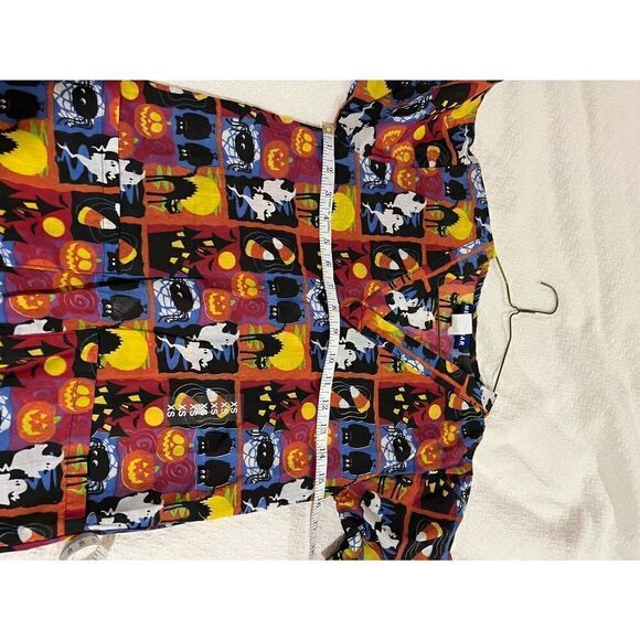 Med + Wear Halloween October Scrub Top Size XS - Picture 4 of 5